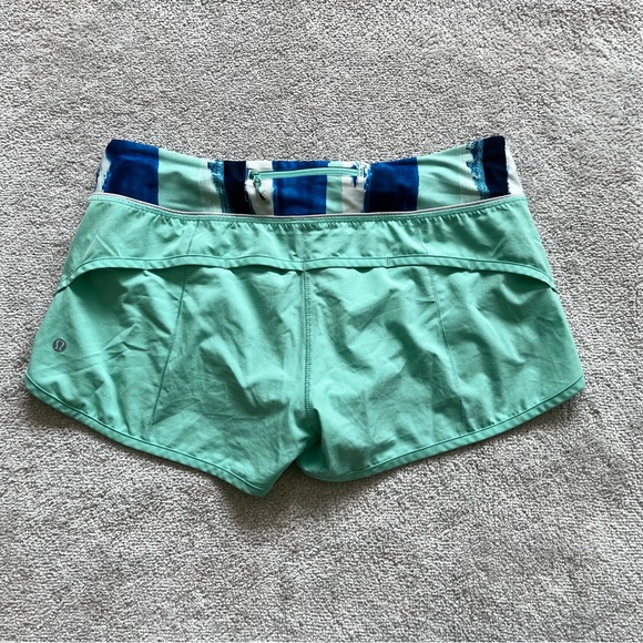 LULULEMON SPEED GREEN MULTI - COLOR POCKET SHORTS SIZE 8 RUNNING EXERCISE - Picture 2 of 7